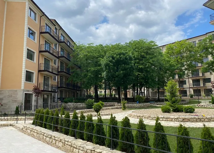 Ramay Apart-complex Aziz Konstantin ve Elena